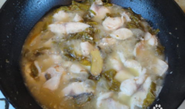 烧酸菜鱼的做法视频,酸爽开胃，营养满分